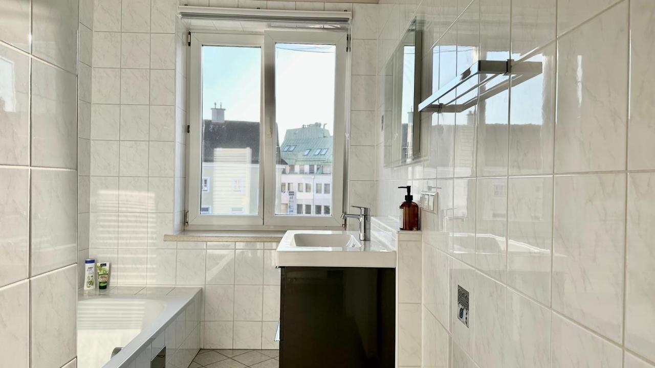Homely Stay Apartment 2 Sankt Poelten Esterno foto