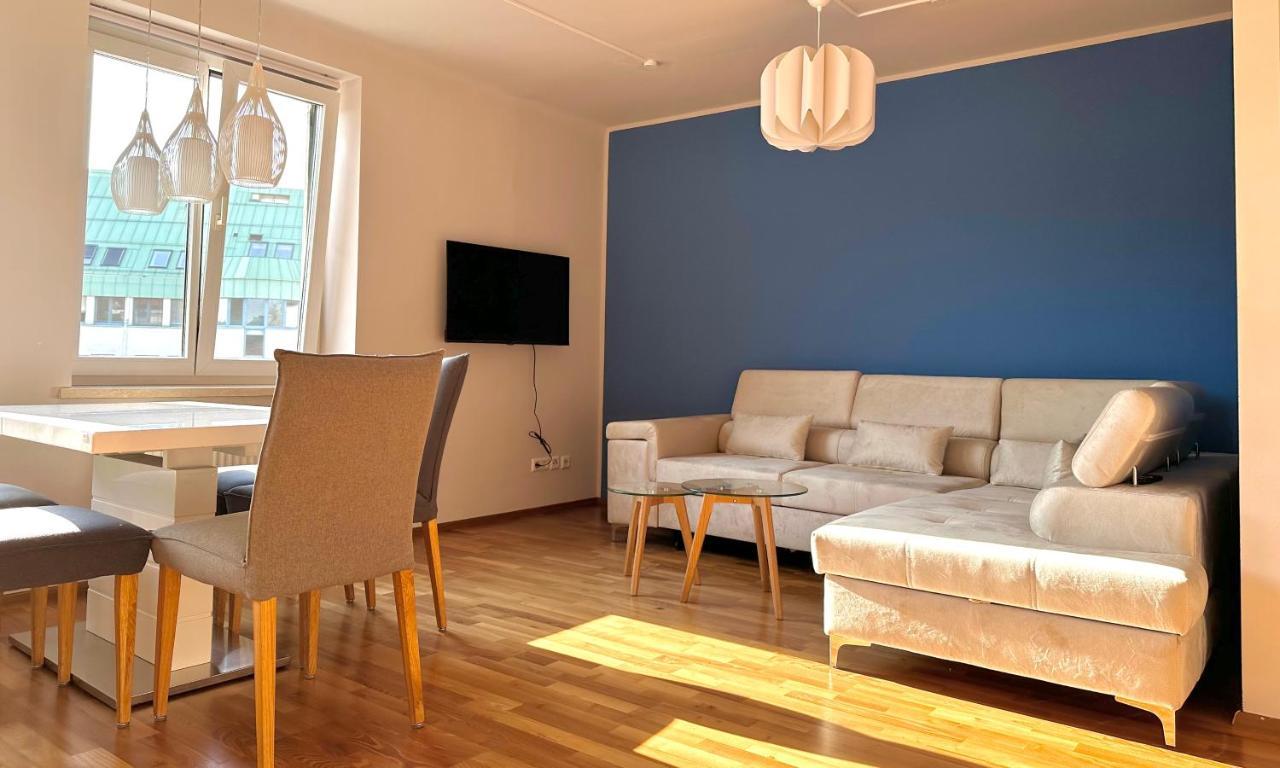 Homely Stay Apartment 2 Sankt Poelten Esterno foto