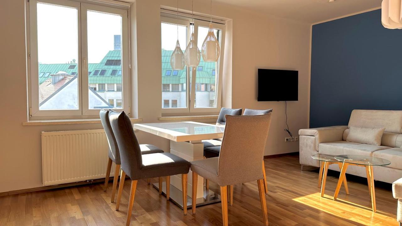 Homely Stay Apartment 2 Sankt Poelten Esterno foto