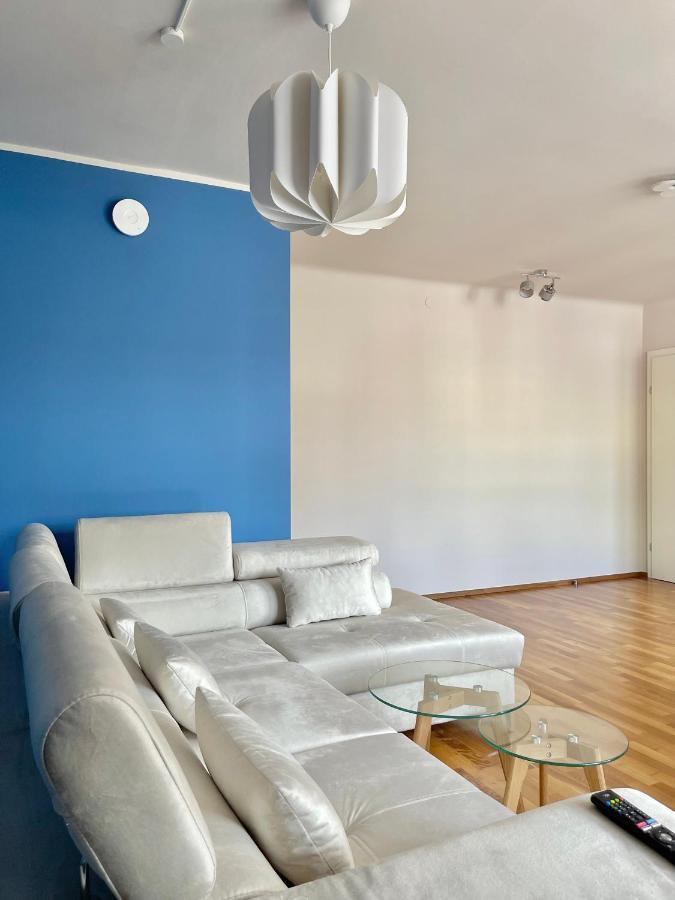 Homely Stay Apartment 2 Sankt Poelten Esterno foto